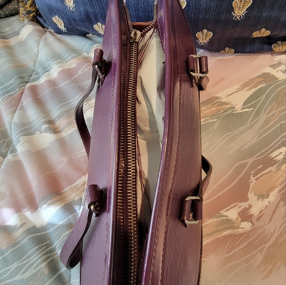 Louis Vuitton Purple Epi Madeleine Cassis Leather PM Handbag - Picture 11 of 11